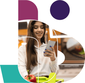 blog-in-woman-shopping-on-mobile